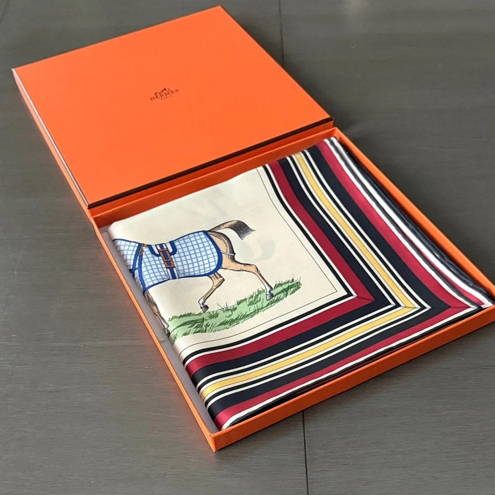 HERMES COUVERTURES ET TENUES DE JOUR FOREVER SCARF 90 SILK TWILL - Picture 2 of 10